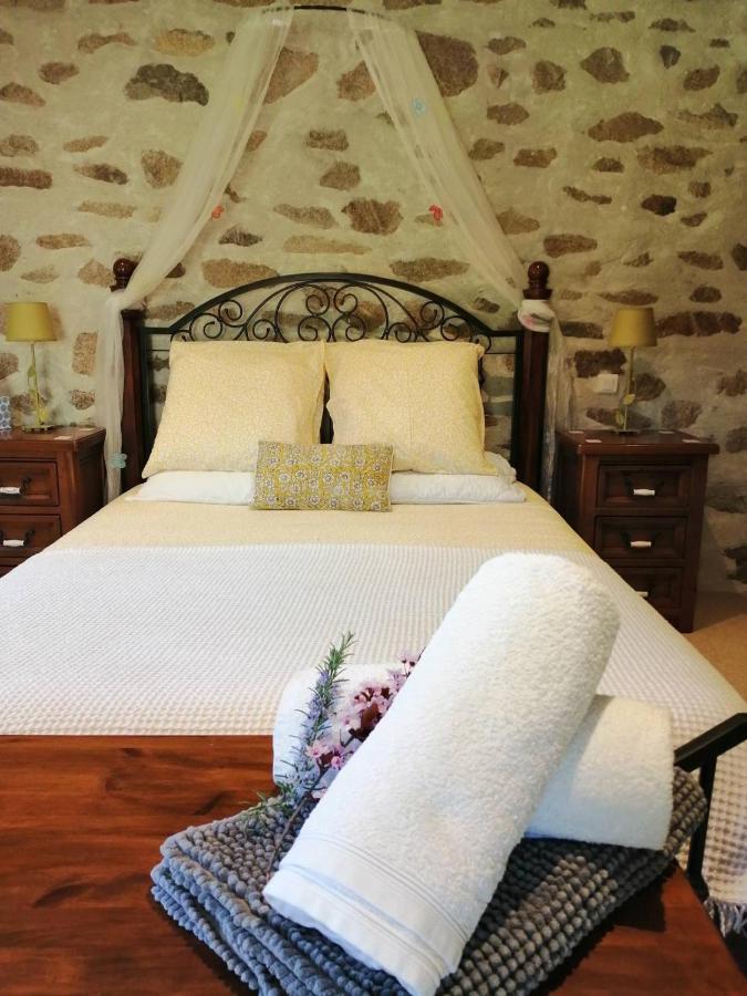 La Grange Ancienne Bed & Breakfast Montrollet Ngoại thất bức ảnh